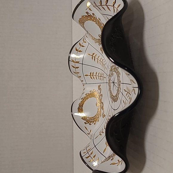 Vintage Signed Ribbon Glass Candy Dish / Trinket Dish / Catchall - Picture 15 of 16